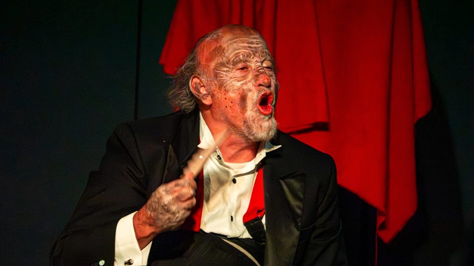 Humberto Dupeyrón en escena — EL GORILA